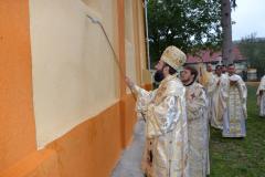 Târnosirea bisericii din Parohia Apadia