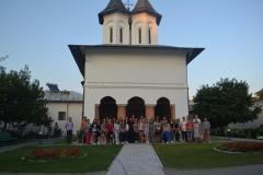 Tineri din Caraș-Severin în vizită la mănăstiri din Episcop