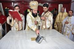 Biserica din Ticvaniu Mare împodobită de sărbătoare