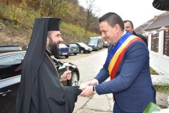 Schitul Feneș în straie de sărbătoare