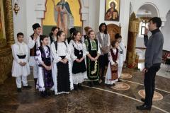 Grupuri de colindători l-au colindat de Părintele Episcop 