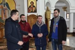 Grupuri de colindători l-au colindat de Părintele Episcop 