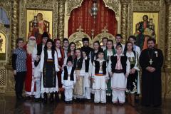 Grupuri de colindători l-au colindat de Părintele Episcop 