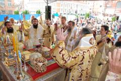 Participare Chiriarhală la hramul catedralei episcopale din Dro