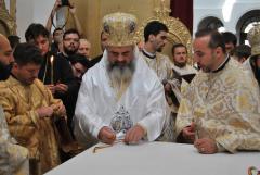 Patriarhul României a sfinţit Catedrala Episcopală din Carans