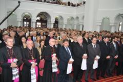 Patriarhul României a sfinţit Catedrala Episcopală din Carans