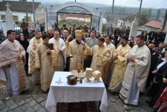 Biserica din parohia Domaşnea a fost târnosită