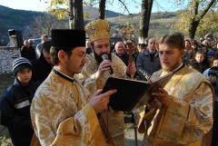 Târnosirea bisericii din parohia Sasca Română