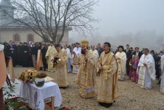 Biserica mare a schitului Gornea a fost târnosită