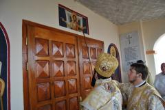 Biserica mare a schitului Gornea a fost târnosită