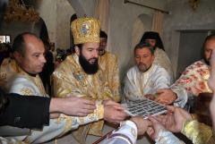 Biserica mare a schitului Gornea a fost târnosită