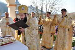 Biserica mare a schitului Gornea a fost târnosită