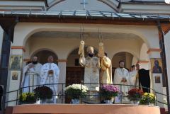 Biserica mare a schitului Gornea a fost târnosită