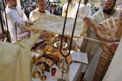 Biserica mare a schitului Gornea a fost târnosită