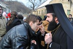 Biserica din Calina a fost târnosită