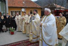 Târnosirea bisericii din Petnic