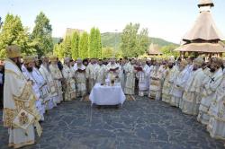 Sfințirea noii biserici de la Mănăstirea Bârsana 