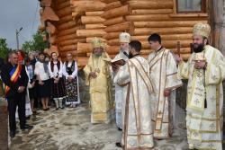 3 ierarhi au târnosit Biserica „Sfânta Lucia” 