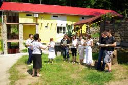 Festival de teatru în aer liber „Colţ de Rai”