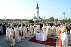 Preafericitul Părinte Patriarh Daniel a sfinţit noua biserică a Mănăstirii Arad-Gai 