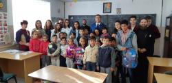 „Ghiozdane cu bucurii” pentru elevii fără posibilități din Protopopiatul Reșița 