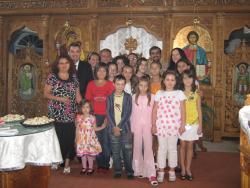 Hristos împărtășit copiilor în parohia Bocșa-Montană