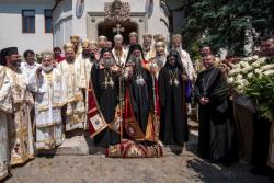 Sfânta Liturghie Arhierească și întronizarea noului Arhiepiscop al Râmnicului