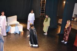 Piesa de teatru „Mironosiţele” jucată la Casa de Cultură din Caransebeş