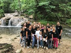 Tinerii din Moldova Nouă în tabăra de vară de pe Cheile Nerei
