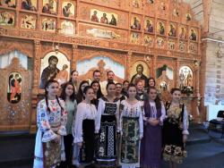 Tinerii de la Centrul de tineret „Sfinţii Împăraţi Constantin şi Elena” din Oţelu Roşu şi-au sărbătorit ocrotitorii