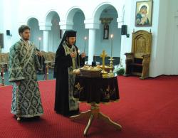 Slujbă de pomenire la catedrala episcopală „Învierea Domnului” din Caransebeş