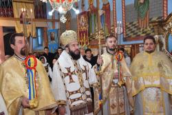 Părintele Episcop Lucian a slujit în Parohia Răchitova