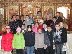 Sf. Ierarh Nicolae cinstit de copiii din Pojejena
