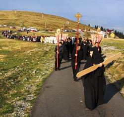 Al IV lea an de pelerinaj la Crucea de pe muntele Mic